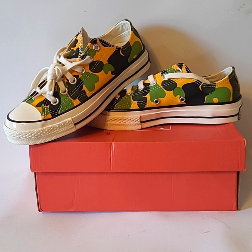 NWT Converse women's 6.5